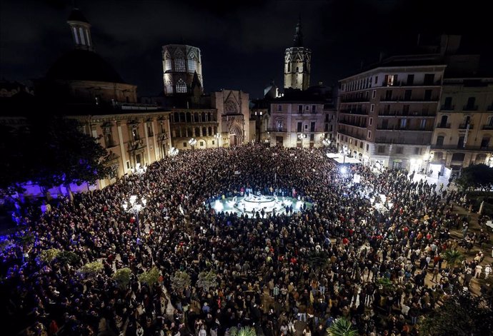 Delegación del Gobierno cifra en cerca de 100.000 los participantes en la manifestación en València convocada bajo el lema 'Mazón dimissió'