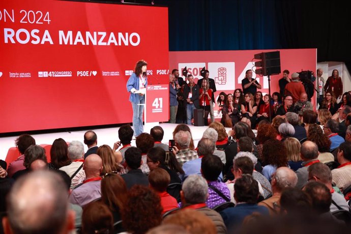 La ministra de Igualdad, Ana Redondo, interviene en el Congreso Federal del PSOE en el acto de entrega de los Premios Rosa Manzano, en el primer día del 41 Congreso Federal del PSOE en el Palacio de Congresos y Exposiciones, a 29 de noviembre de 2024 en S