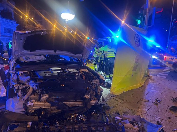 Dos heridos en un accidente en Madrid después de que un taxista perdiera el control al sufrir un paro cardiorespiratorio