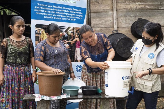 Archivo - Una voluntaria de Médicos del Mundo en Guatemala.