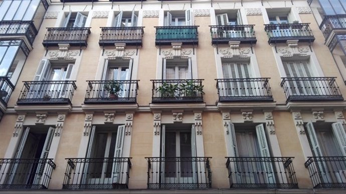 Archivo - Edificio con apartamentos turísticos.