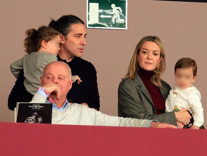 Marta Ortega y Carlos Torreta con sus hijos Matilda y Manuel durante la IFEMA Madrid Horse Week