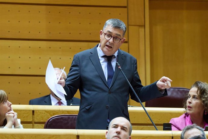 El senador de Compromís, Enric Morera, interviene en el Senado, a 12 de noviembre de 2024, en Madrid (España). 