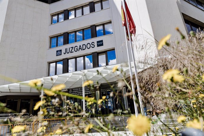 Archivo - Fachada de los juzgados de Plaza de Castilla donde la pareja de la presidenta de la Comunidad de Madrid, ha asistido para declarar, a 20 de mayo de 2024, en Madrid (España). La investigación se debe a la presunta comisión de dos delitos de defra