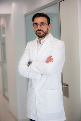 El Dr. Carlos Morales, premio Doctoralia Awards 2023