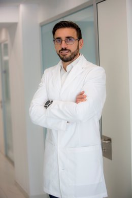 El Dr. Carlos Morales, premio Doctoralia Awards 2023