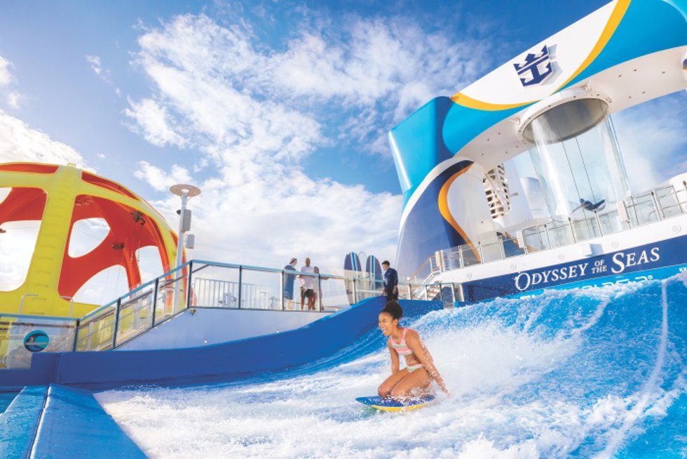 Simulador de Surf en un barco de Royal Caribbean