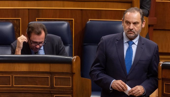 El diputado del Grupo Mixto José Luis Ábalos, en un pleno en el Congreso de los Diputados, a 14 de noviembre de 2024, en Madrid (España). 