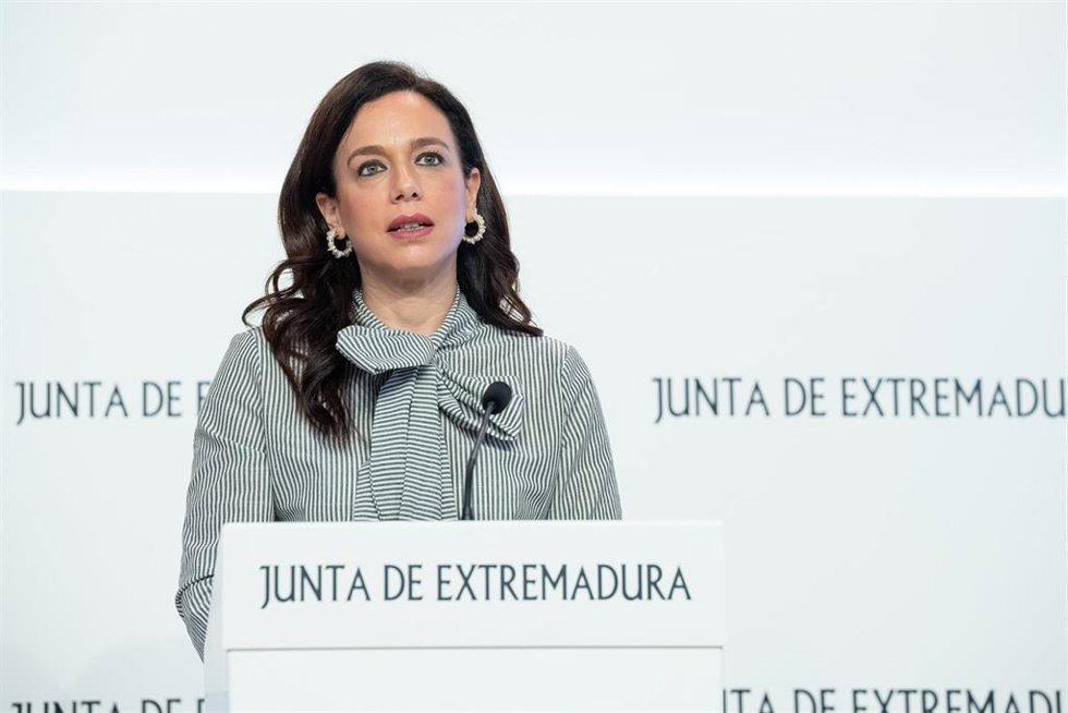 La consejera de Salud y Servicios Sociales, Sara García Espada, en rueda de prensa