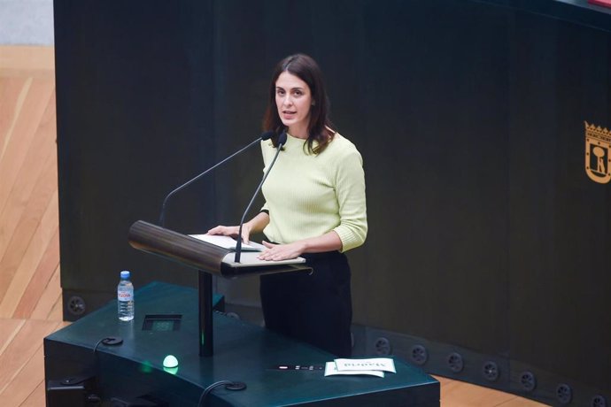 La portavoz de Más Madrid en el Ayuntamiento de Madrid, Rita Maestre, interviene durante un pleno del Ayuntamiento de Madrid, en el Palacio de Cibeles, a 26 de noviembre de 2024, en Madrid (España).