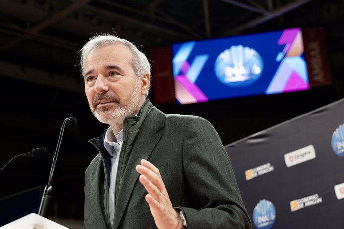 El presidente Jorge Azcón, este lunes en el Príncipe Felipe donde se ha dado a conocer el  acuerdo por el cual Zaragoza será sede de la fase final de la Euroliga femenina de baloncesto. Pabellón Príncipe Felipe.