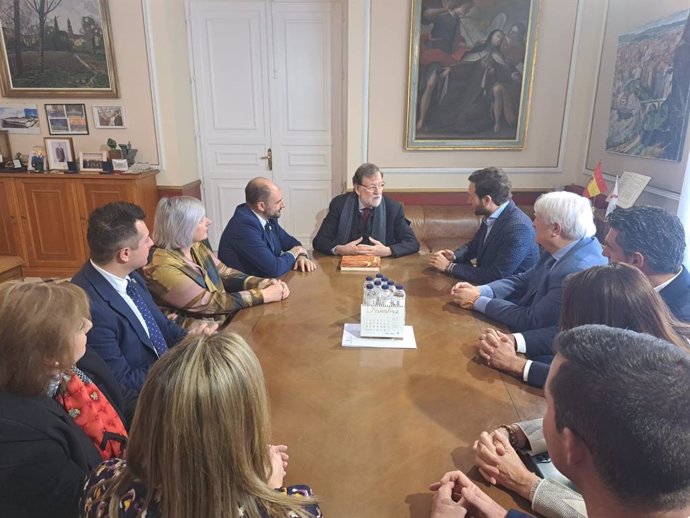 Mariano Rajoy en una reunión en Barbastro, donde participa en un acto sobre la Constitución.