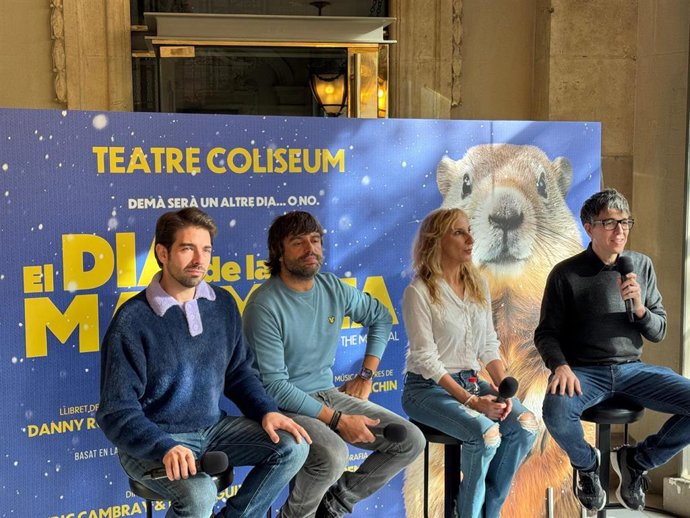 Enric Cambray, Manu Guix, Miryam Beneditec y Jordi Sellas este lunes durante la rueda de prensa en el Teatre Coliseum de Barcelona