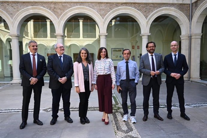 Acto sobre el autobús combustible cien por cien renovable Granada-Atarfe