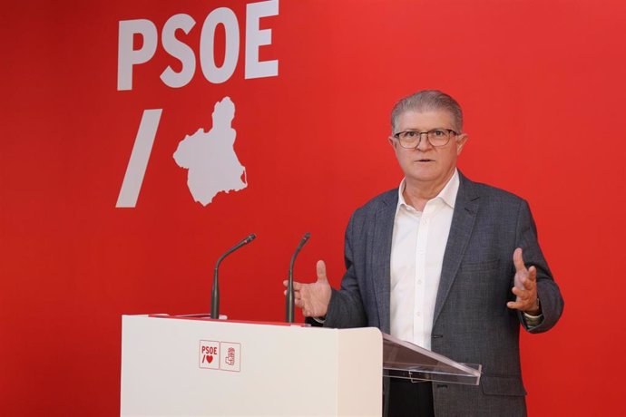 El secretario general del Partido Socialista de la Región de Murcia (PSRM-PSOE), José Vélez