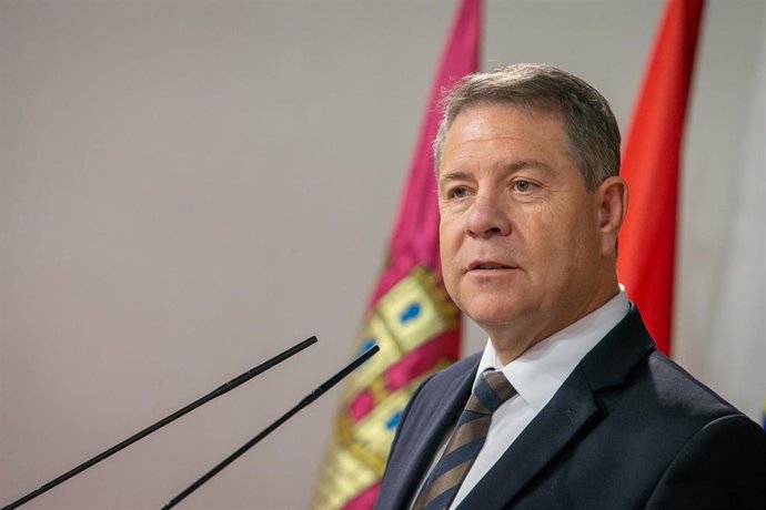 El jefe del Ejecutivo regional, Emiliano García-Page, ha presidido, en el Palacio de Fuensalida, el acto de presentación y firma del Programa de Apoyo Activo al Empleo de Castilla-La Mancha 2025