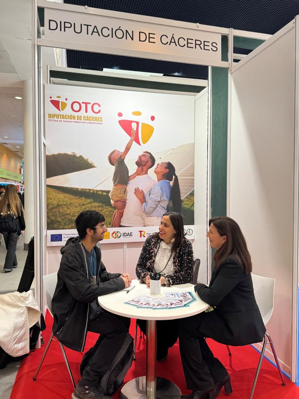 Diputación de Cáceres presenta su Oficina de Transformación Comunitaria en el Congreso Nacional de Medioambiente
