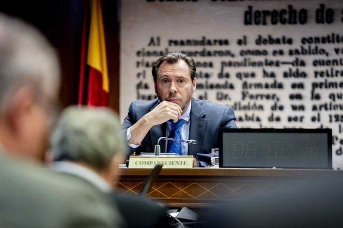 El ministro de Transportes y Movilidad Sostenible, Óscar Puente, comparece en la Comisión de Investigación por el ‘caso Koldo’, en el Senado, a 28 de noviembre de 2024, en Madrid (España).