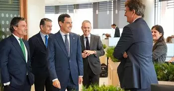 Moreno asiste a la inauguración en Sevilla de la nueva sede de EY: "Las grandes empresas apuestan por Andalucía"