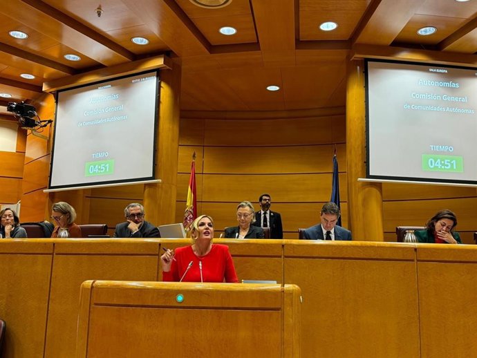 La consejera de Hacienda y Administración Pública, Elena Manzano, comparece en el Senado