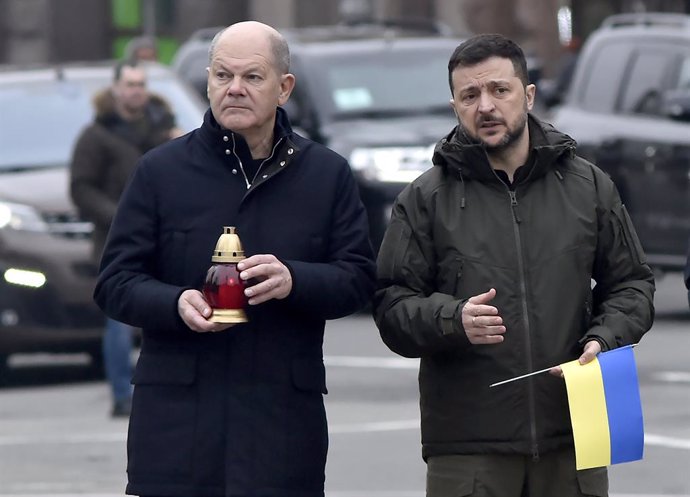 December 2, 2024, Kyiv, Ukraine: KYIV, UKRAINE - DECEMBER 2, 2024 - President of Ukraine Volodymyr Zelenskyy (R) and Federal Chancellor of the Federal Republic of Germany Olaf Scholz are in Maidan Nezalezhnosti to pay tribute to the perished defenders of 