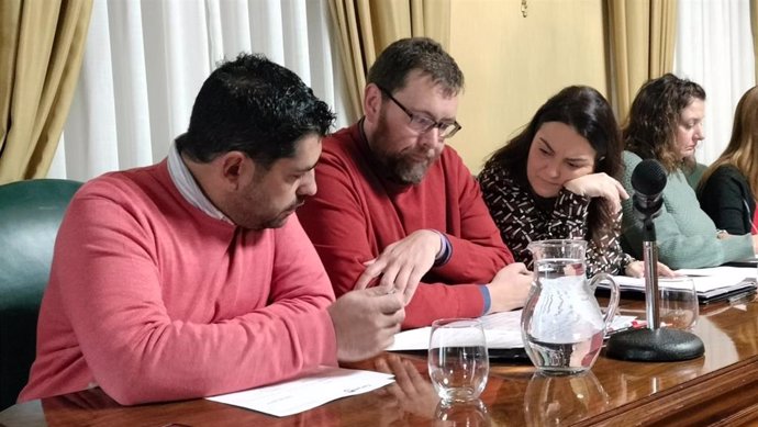 Integrantes del grupo municipal socialista en el Pleno de este lunes