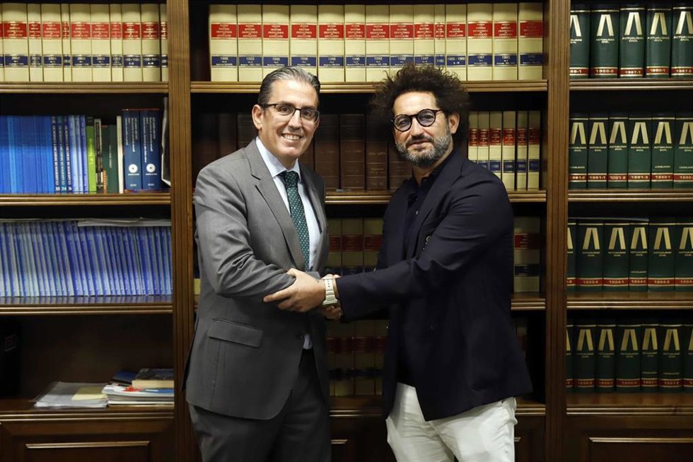 El director general de la Fundación Unicaja, Sergio Corral, y el presidente de Utamed, Paco Ávila, han formalizado la incorporación de la Fundación al proyecto.