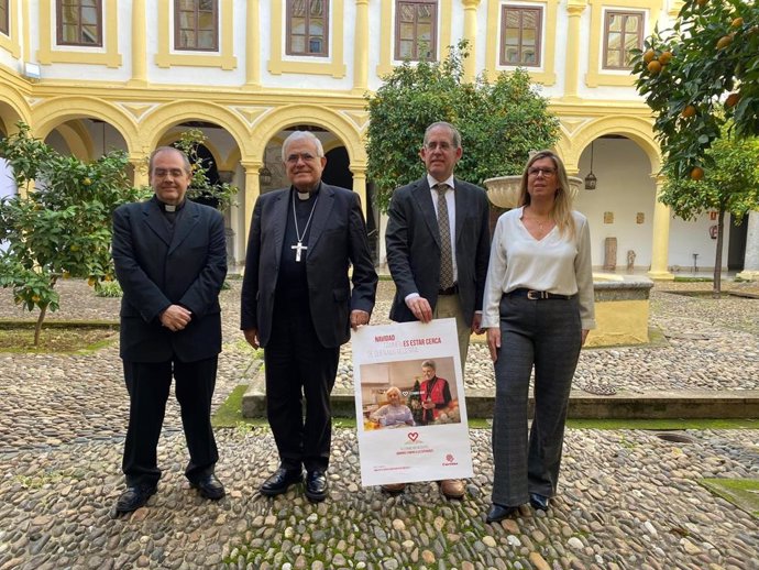 (Desde Izda.) Antonio Reyes, Demetrio Fernández, Darío Reina, Y Lucía Ayuso, En La Presentación De La Campaña De Cáritas En El Obispado De Córdoba.