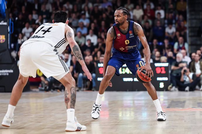 Kevin Punter of FC Barcelona in action during the Turkish Airlines Euroleague, match played between FC Barcelona and Real Madrid at Palau Blaugrana on November 29, 2024 in Barcelona, Spain.