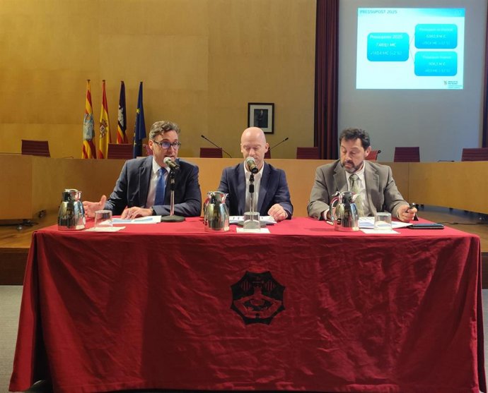 El conseller de Economía, Hacienda e Innovación, Antoni Costa, durante la presentación de los presupuestos autonómicos para 2025 en Menorca.