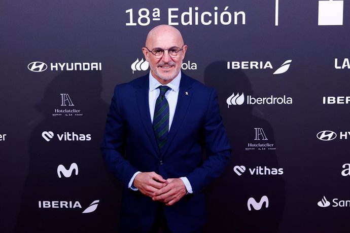 Luis de la Fuente poses for photo during the Photocall of the XVIII Premios AS del Deporte 2024 celebrated at the Palacio Neptuno on December 2, 2024, in Madrid, Spain.