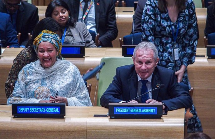 Archivo - June 19, 2023, New York, New York, United States: AMINA J. MOHAMED, Deputy Secretary General of the UN and CSABA KOROSI, President of the General Assembly have a laugh during The UN Commemorative Event for International Day of Women in Diplomacy