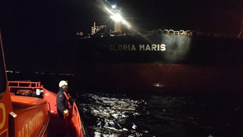 Imagen del buque Gloria Maris que ha colisionado con el portacontenedores HMM ST Petersburg en aguas de la Bahía de Algeciras (Cádiz)