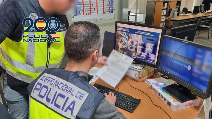 Detenida en Teulada (Alicante) por estafar a extranjeros con citas falsas para la solicitud de asilo.