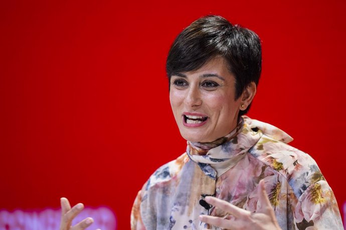 La vocal de la CEF-PSOE y ministra de Vivienda y Agenda Urbana del Gobierno de España, Isabel Rodriguez, durante el ágora “Adelantando por el derecho a una vivienda digna.” en el primer día del 41 Congreso Federal del PSOE en el Palacio de Congresos y Exp