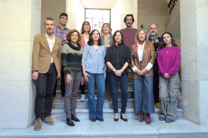 Grupo de investigadores de la Universidad de Oviedo que desarrollan un modelo para predecir el riesgo de psicosis en la adolescencia.