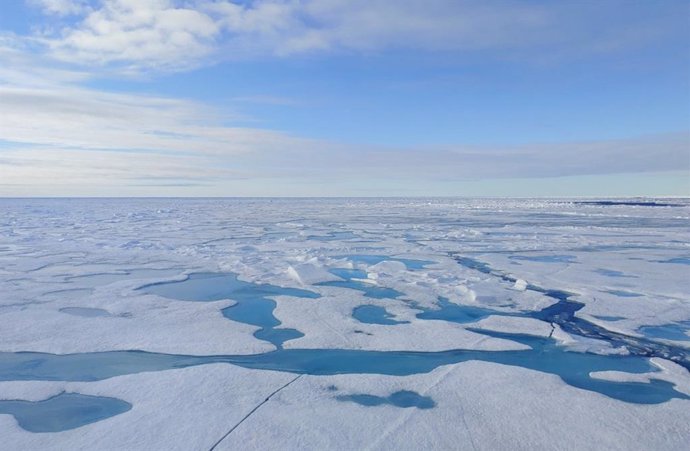 El hielo marino del Ártico se está derritiendo a un ritmo sin precedentes.