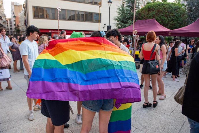 Archivo - Bandera LGTBI