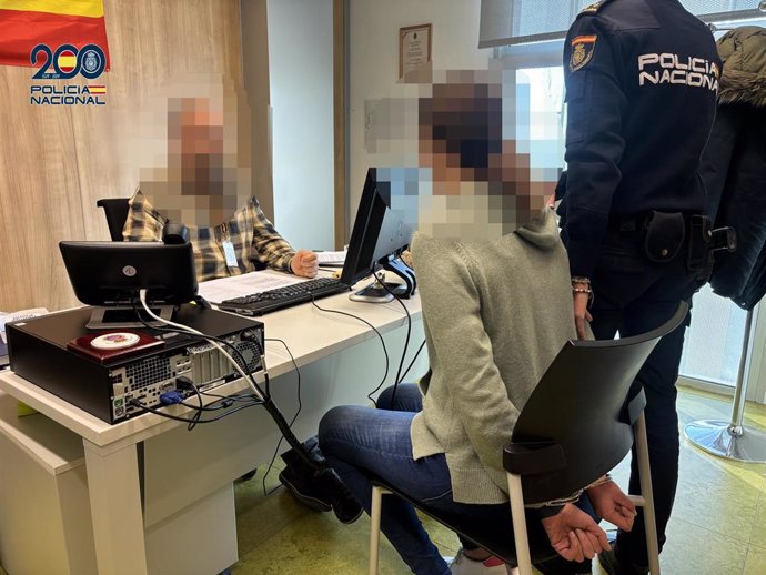 La Policía Nacional detiene a una cuidadora por robar joyas, valoradas en más de 6.000 euros, en el domicilio familiar