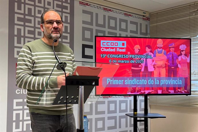 El secretario general de Comisiones Obreras en la provincia de Ciudad Real, José Manuel Muñoz, en rueda de prensa.