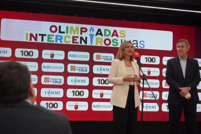 La consejera de Política Social, Familias e Igualdad, Conchita Ruiz, presenta las I Olimpiadas Intercentros de Personas con Discapacidad