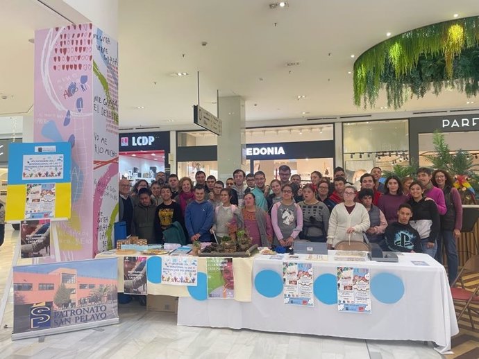 El centro comercial Los Arcos (Sevilla) celebra el Día de las Personas con Discapacidad con una exposición del alumnado del CEE San Pelayo.