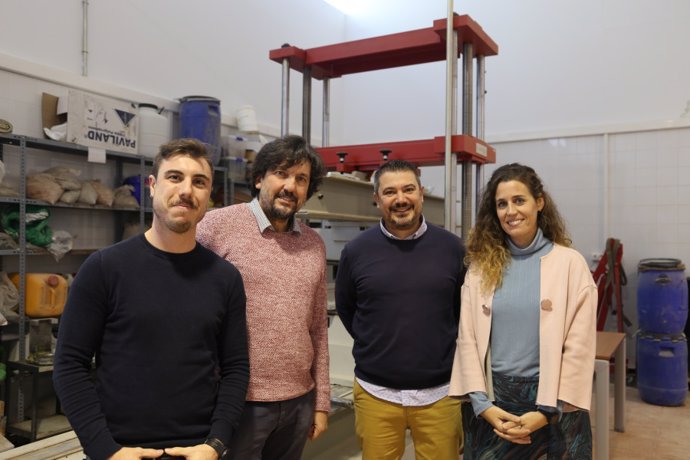 (Desde Izda.) Los Investigadores José Luis Díaz, Francisco Agrela, Manuel Cabrera Y Julia Rosales.