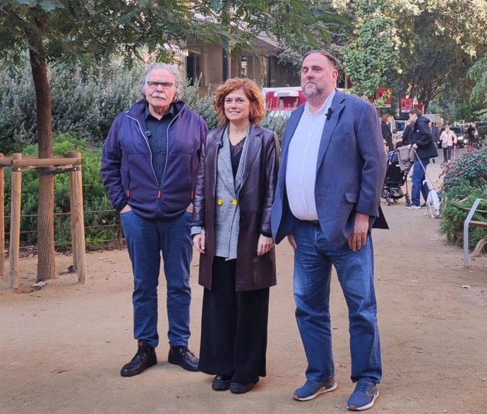 El exlíder de ERC y candidato de 'Militància Decidim' a revalidar el cargo, Oriol Junqueras; la candidata a secretaria general y líder de ERC en el Ayuntamiento de Barcelona, Elisenda Alamany, y el exdiputado en el Congreso Joan Tardà