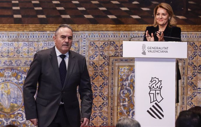 El nuevo vicepresidente segundo y conseller para la Recuperación Económica y Social, Francisco José Gan Pampols, tras tomar posesión de su cargo junto a la vicepresidenta primera y portavoz, Susana Camarero