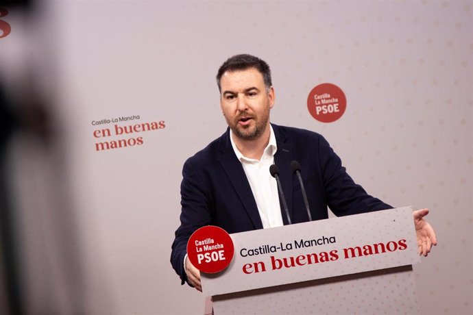 El portavoz de Empleo y Agricultura del grupo socialista en las Cortes regionales, Antonio Sánchez Requena.