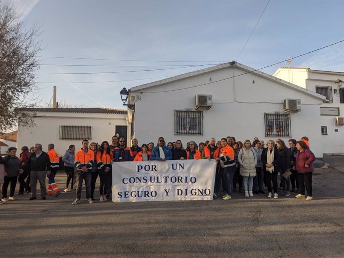 Concentración por el centro de salud de Darro, el pasado viernes