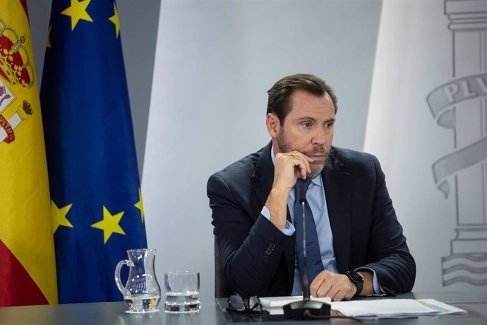 El ministro de Transportes y Movilidad Sostenible, Óscar Puente, durante una rueda de prensa posterior al Consejo de Ministros, en el Palacio de La Moncloa, a 3 de diciembre de 2024, en Madrid (España). 