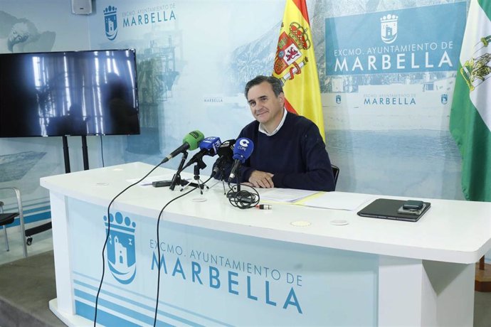 El portavoz municipal de Marbella, Félix Romero, en rueda de prensa