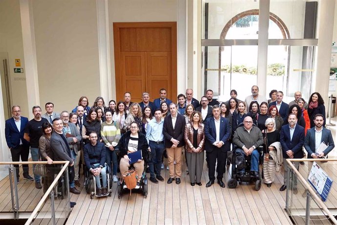 La Universidad de Málaga (UMA) se ha sumado este martes a la celebración del Día Internacional de las Personas con Discapacidad con un acto en el que se ha leído un manifiesto en el que la institución académica se compromete con la inclusión y la igualdad